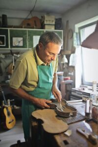 luthier: reparación instrumentos musicales