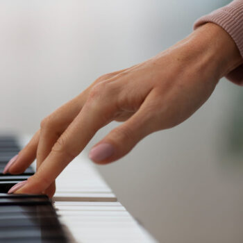 Cuál es la diferencia entre piano y teclado