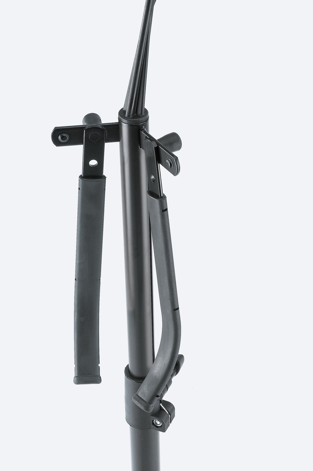 Soporte_Violoncello_K&M_con_Portaarco_Negro_14110_03