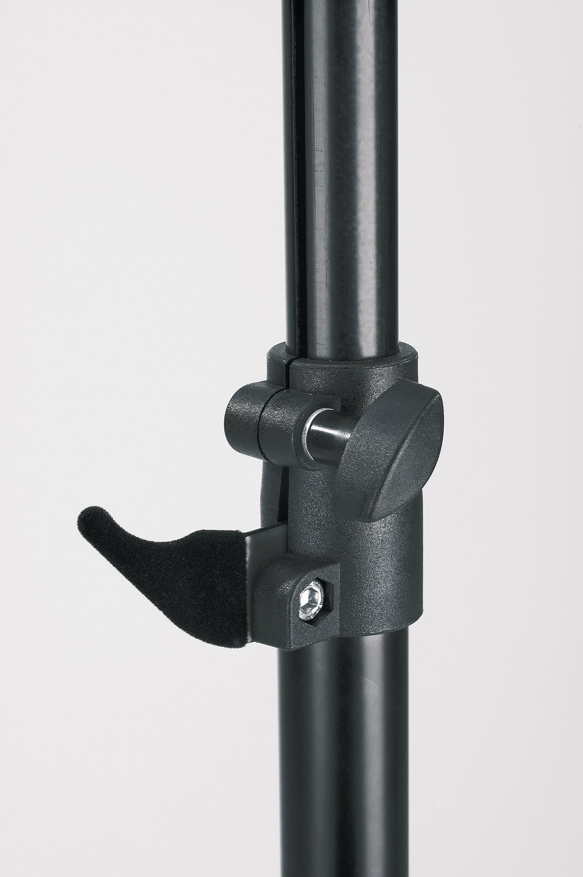Soporte_Contrabajo_Electrico_K&M_Negro_14160_03