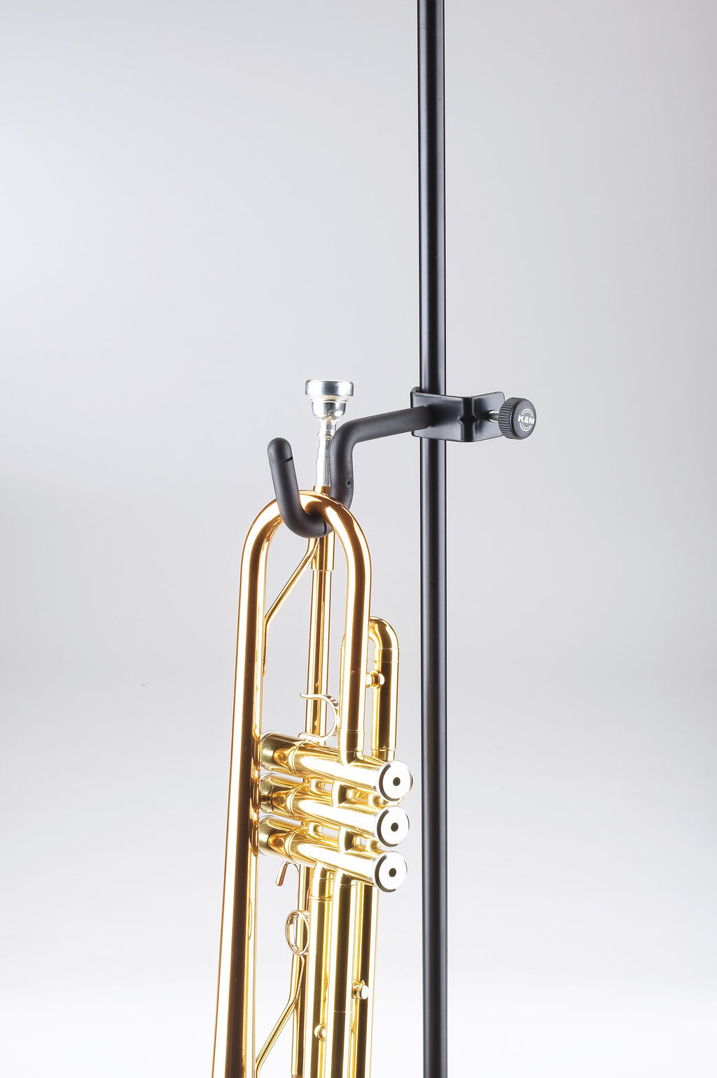 Soporte_Trompeta_para_Atril_K&M_15700_02