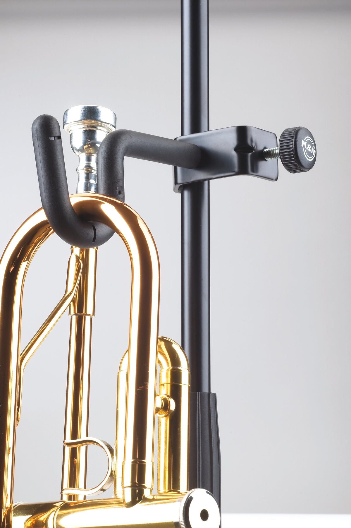 Soporte_Trompeta_para_Atril_K&M_15700_03