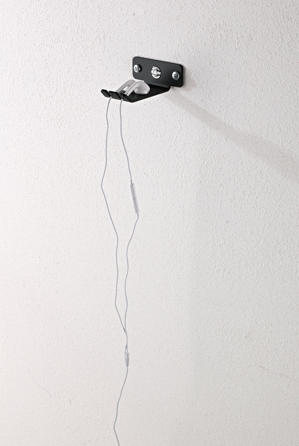 Soporte_Auriculares_de_Pared_K&M_Metal_Negro_16311_04