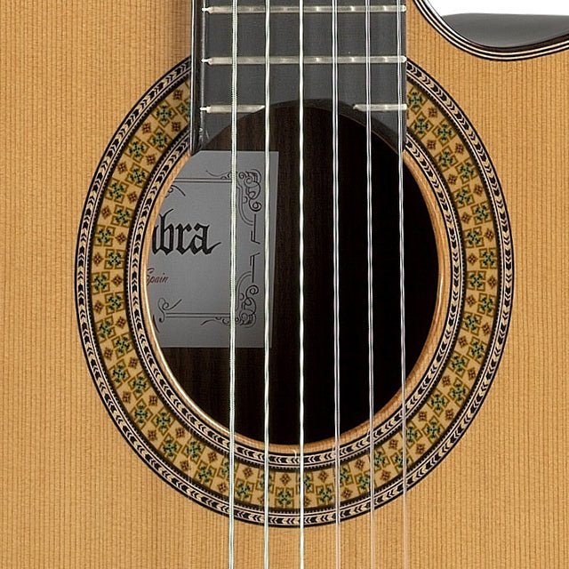 Guitarra Clasica Alhambra Electrificada Cut-Away 9 P CW E8
