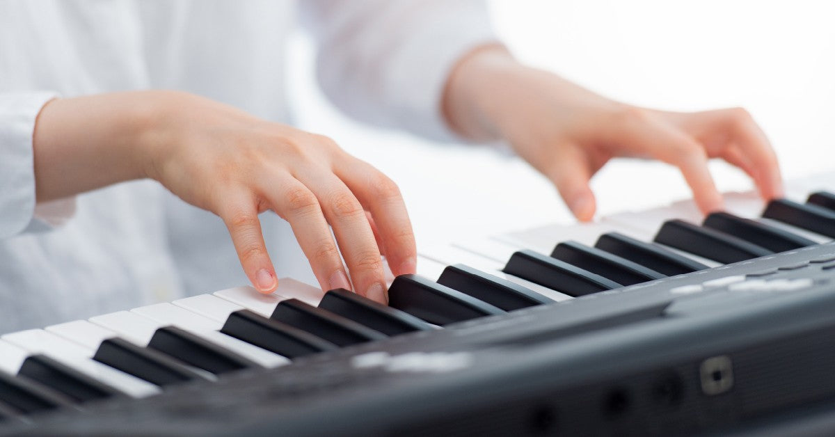 Yamaha PSRE373 Digital Keyboard (61 Keys)