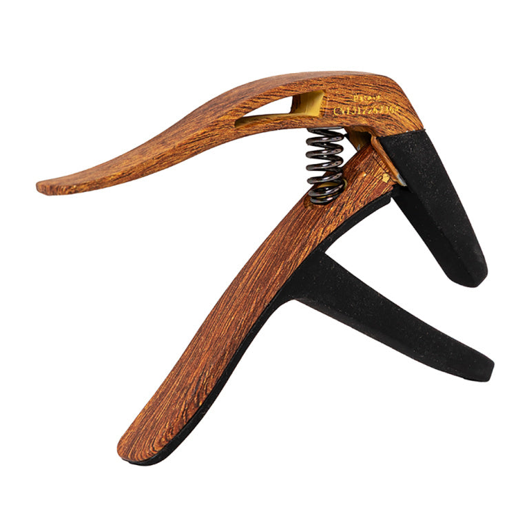 Cejilla Trigger Stagg Curva Guitarra Acustica y Electrica Imitacion Madera Oscura SCPX-CU DKWOOD_02