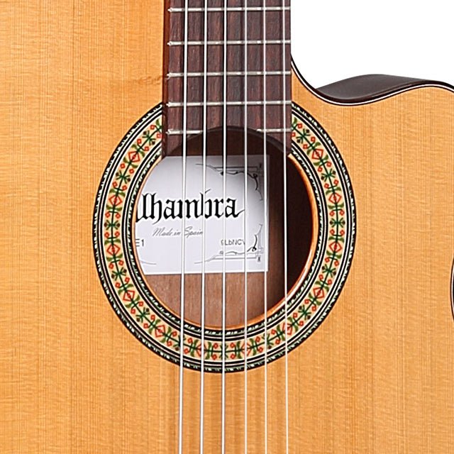 Guitarra Clasica Alhambra Caja Estrecha Electrificada Cut-Away 3 C CT E1