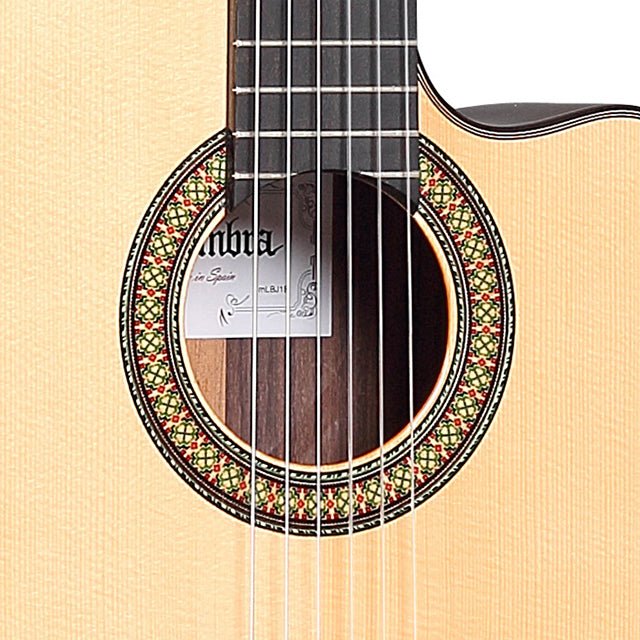 Guitarra Clasica Alhambra Electrificada Cut-Away 7 P A CW E8