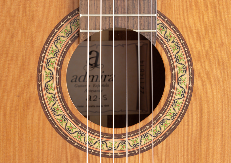 Guitarra_Clasica_Admira_A2_Electrificada_Fishman_04