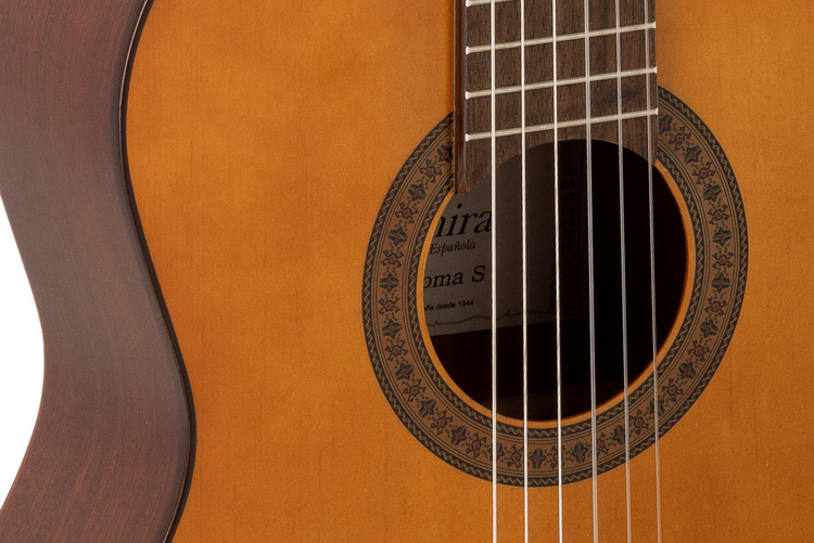 Guitarra_Clasica_Admira_Paloma_Satinada_03