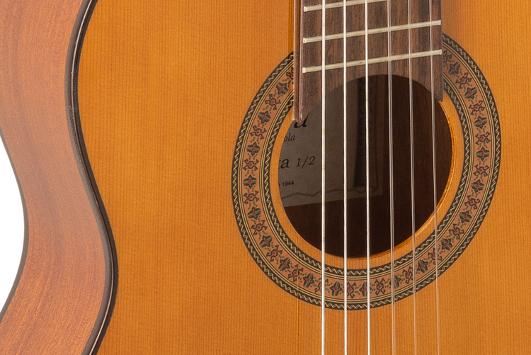 Guitarra_Clasica_Admira_Juanita_1-2_03