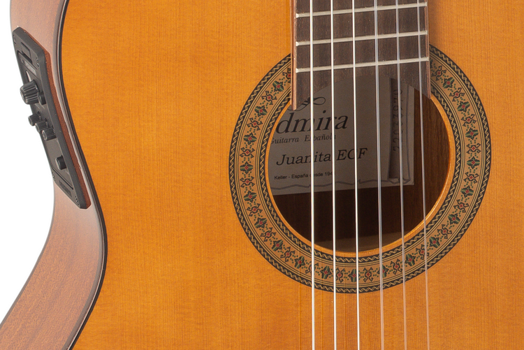 Guitarra_Clasica_Admira_Juanita_Electrificada_EQ6_Cutaway_04
