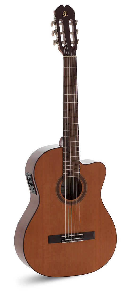 Guitarra_Clasica_Admira_Malaga_Electrificada_EQ6_Cutaway_01