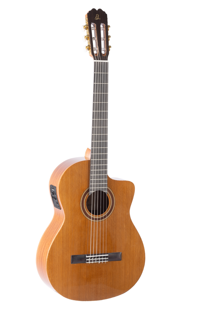 Guitarra_Clasica_Admira_Granada_Electrificada_Fishman_Cutaway_01