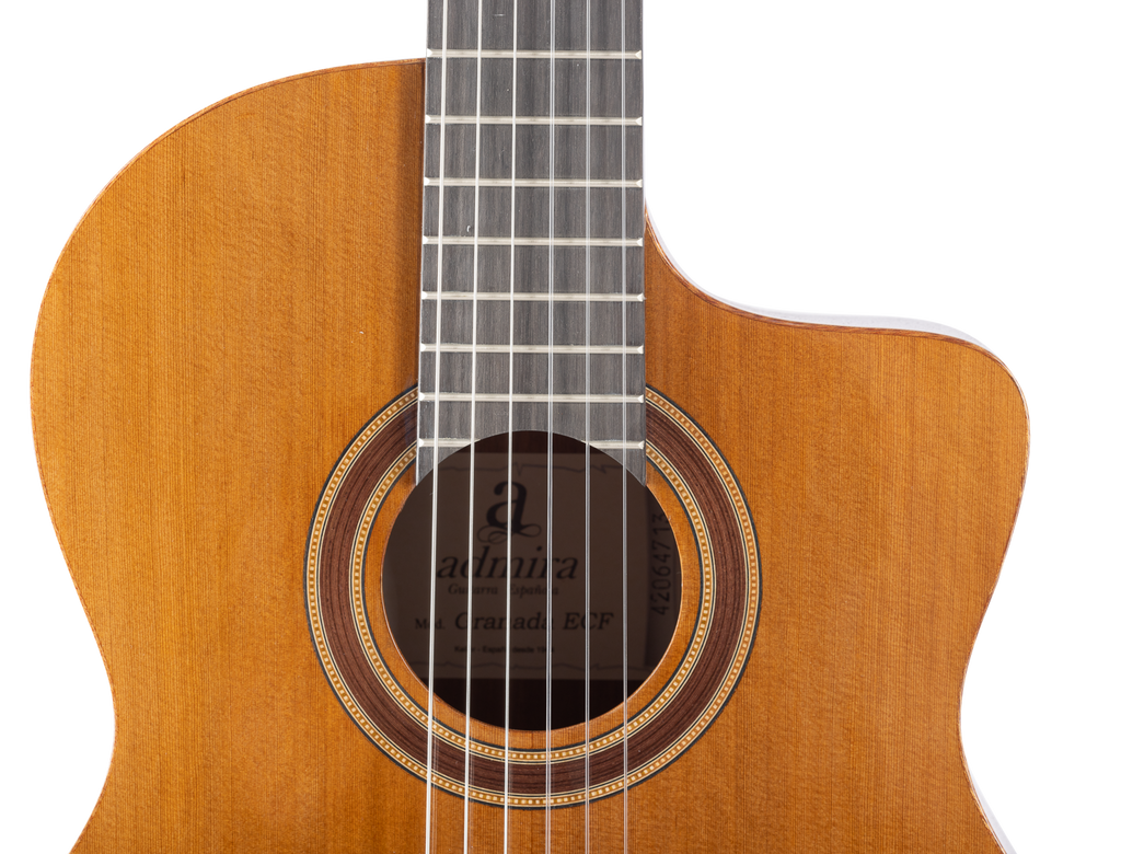 Guitarra_Clasica_Admira_Granada_Electrificada_Fishman_Cutaway_03