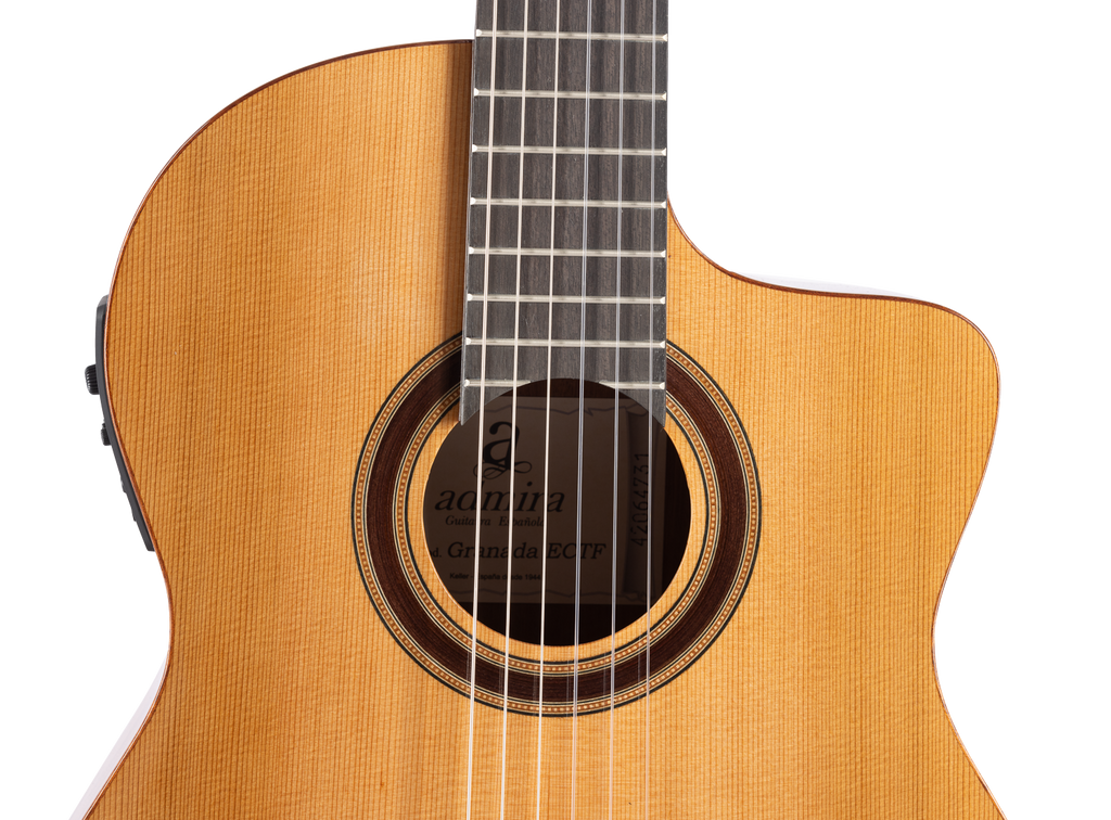 Guitarra_Clasica_Admira_Granada_Electrificada_Fishman_Cutaway_Cuerpo_Estrecho_05