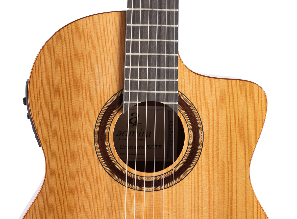 Guitarra_Clasica_Admira_Granada_Electrificada_Fishman_Cutaway_Cuerpo_Estrecho_05