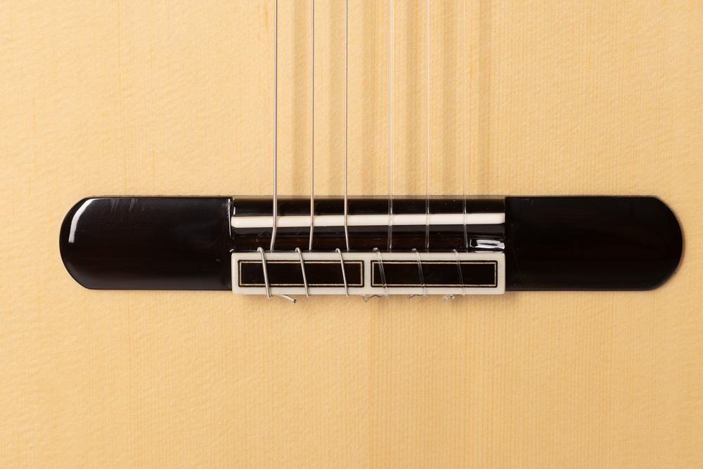 Guitarra_Clasica_Admira_Artista_Tapa_Abeto_Fondo_Arce_04