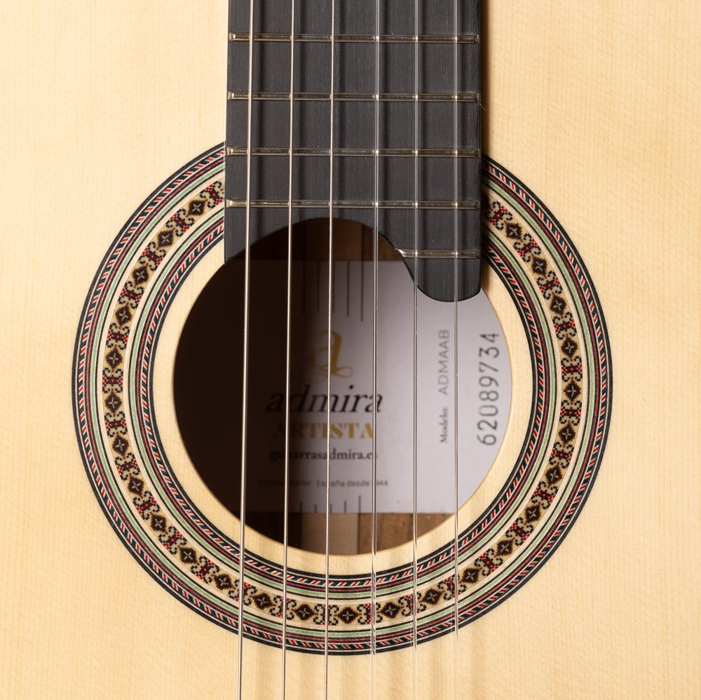Guitarra_Clasica_Admira_Artista_Tapa_Abeto_Fondo_Bocote_03