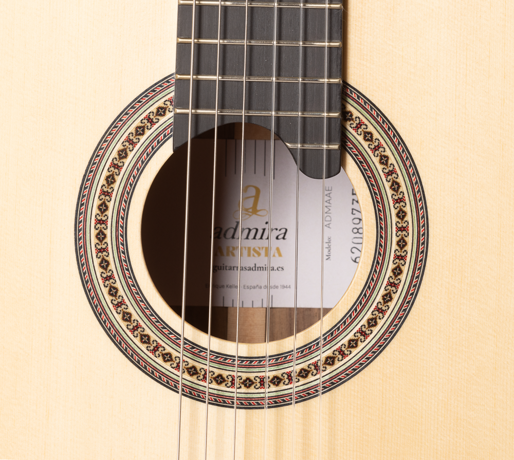 Guitarra_Clasica_Admira_Artista_Tapa_Abeto_Fondo_Ebano_03