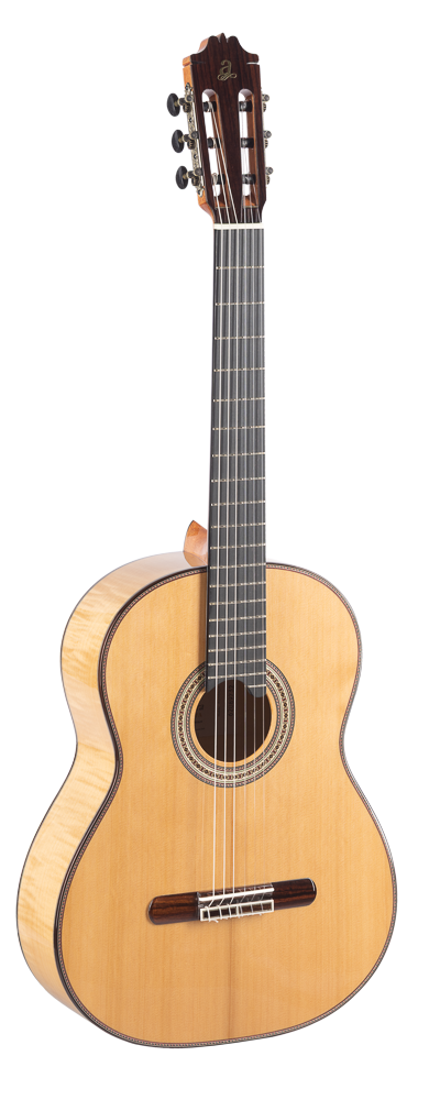 Guitarra_Clasica_Admira_Artista_Tapa_Cedro_Fondo_Arce_01
