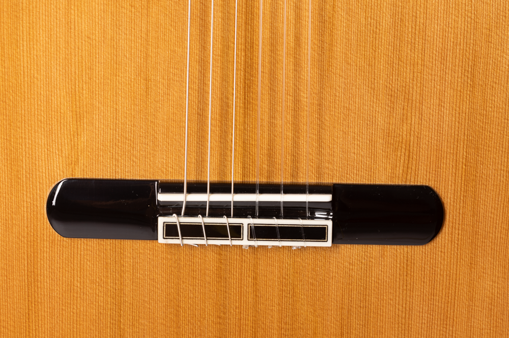 Guitarra_Clasica_Admira_Artista_Tapa_Cedro_Fondo_Bocote_04