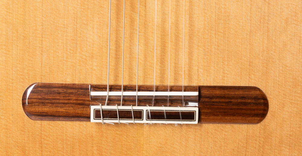 Guitarra_Clasica_Admira_Artista_Tapa_Cedro_Fondo_Ebano_04