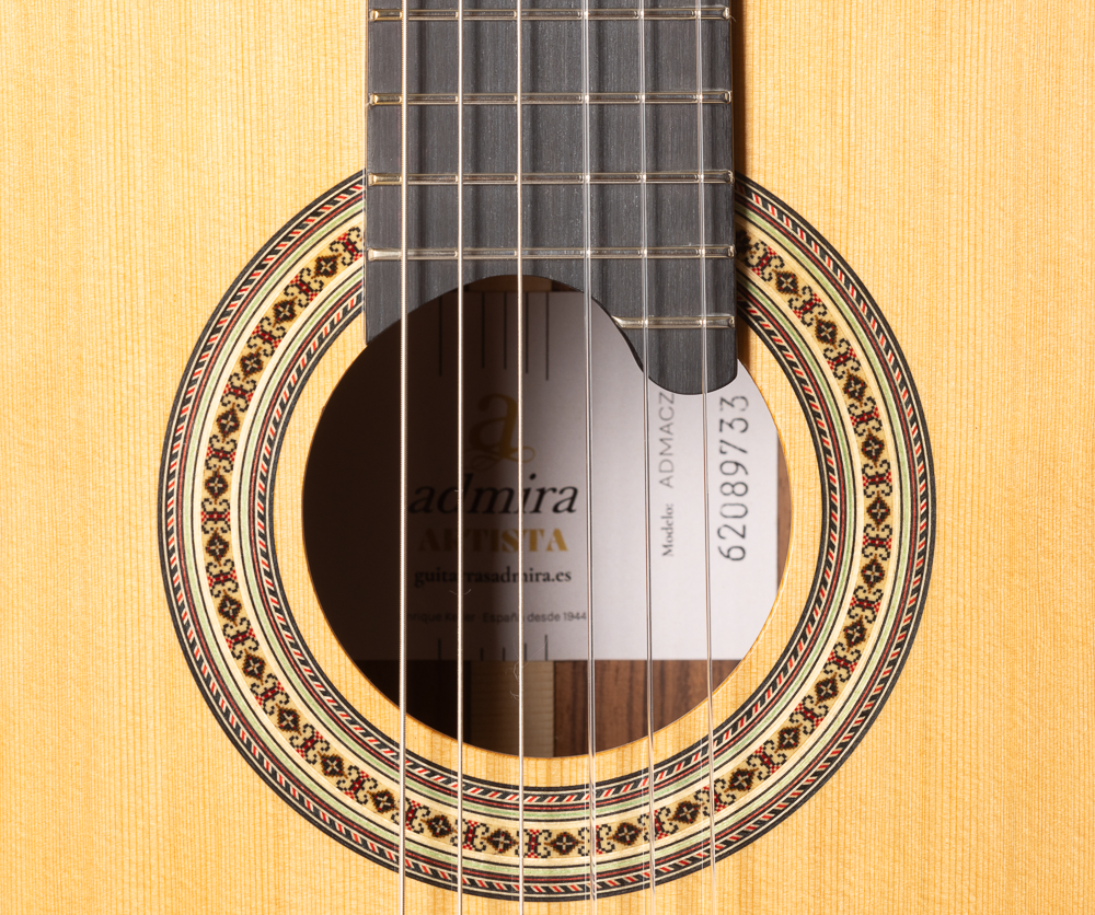 Guitarra_Clasica_Admira_Artista_Tapa_Cedro_Fondo_Ziricote_03