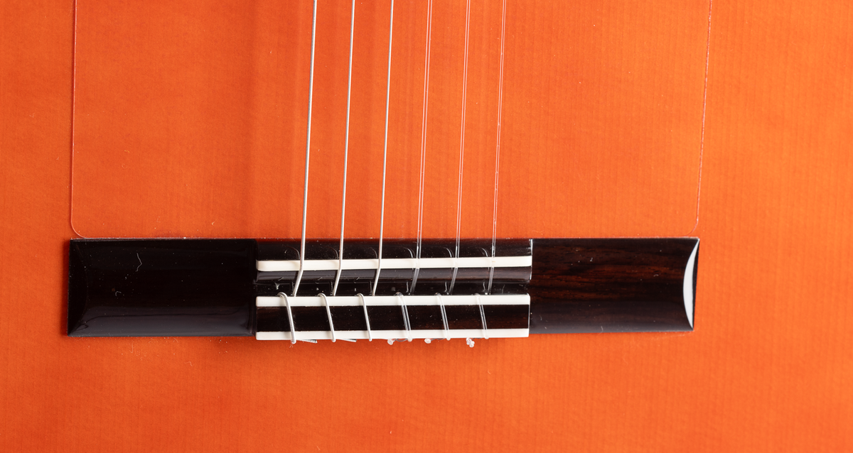 Guitarra_Flamenca_Admira_Alegria_Electrificada_Fishman_Cutaway_06