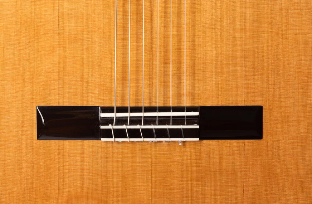 Guitarra_Flamenca_Admira_Carmen_Electrificada_Fishman_Cutaway_05