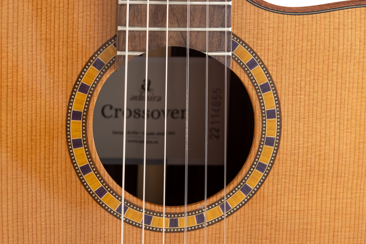 Guitarra_Clasica_Admira_Crossover_Electrificada_Fishman_Cutaway_04