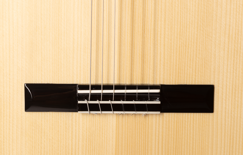 Guitarra_Flamenca_Admira_Lola_Electrificada_Fishman_Cutaway_05