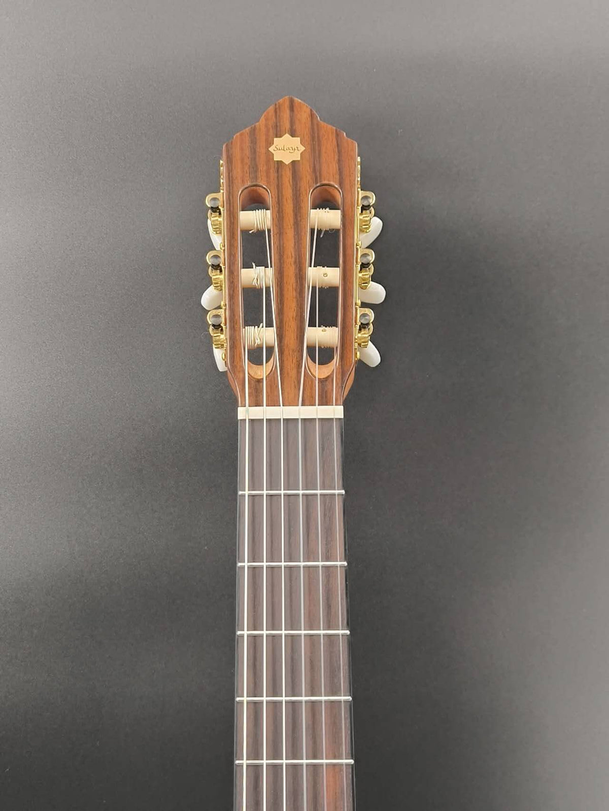 Guitarra Clasica Sulayr Lattice Pino SL-100SP_03 - detalle clavijero