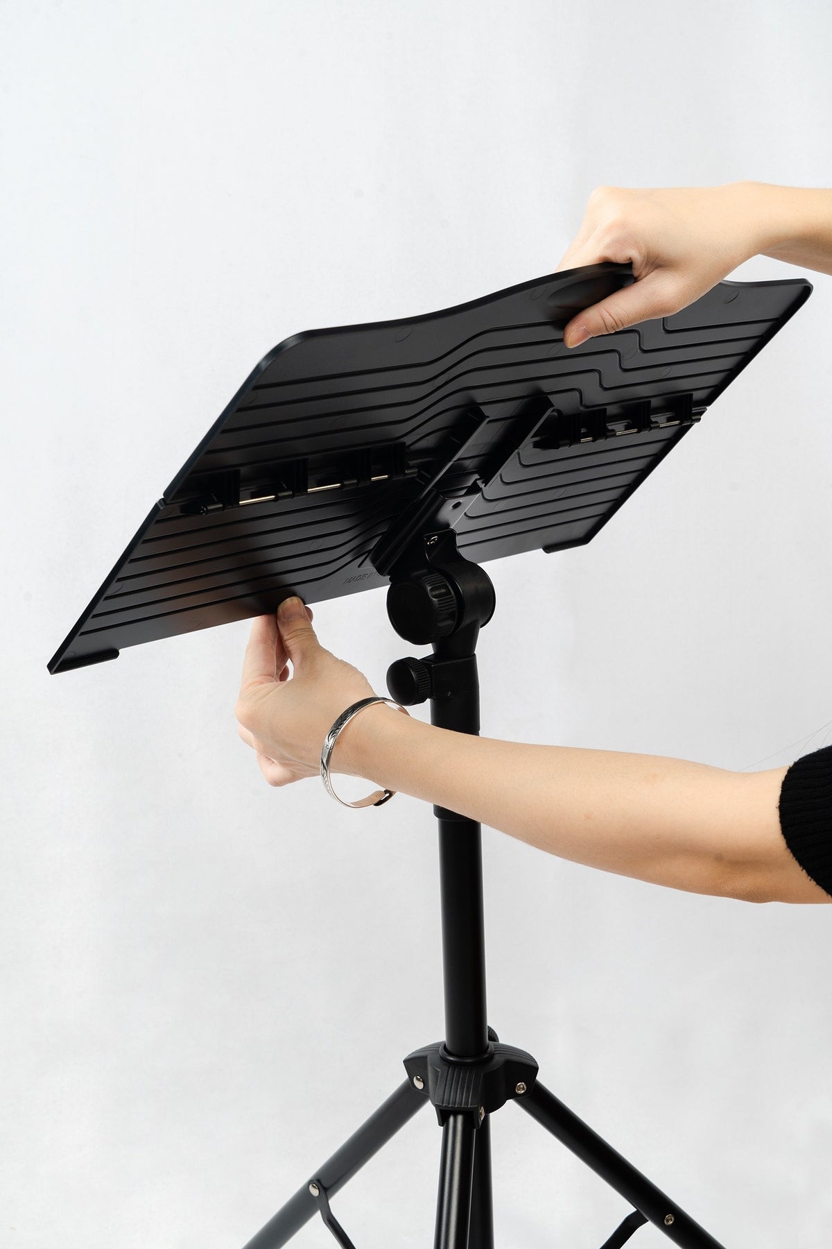 Atril Director Guitto Desmontable Aluminio GSS-04