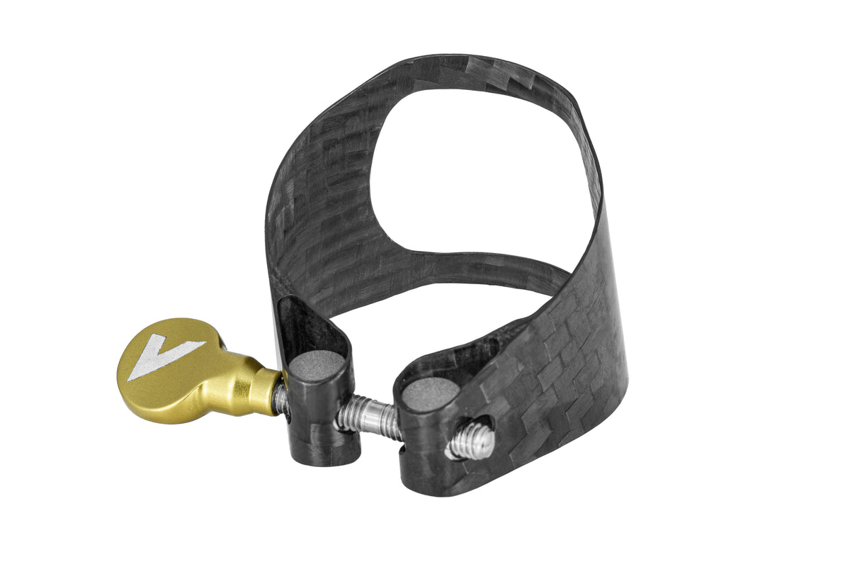 Abrazadera_y_Boquillero_Saxofon_Alto_Vandoren_Carbono_Herraje_Dorado_LC87GOP_01